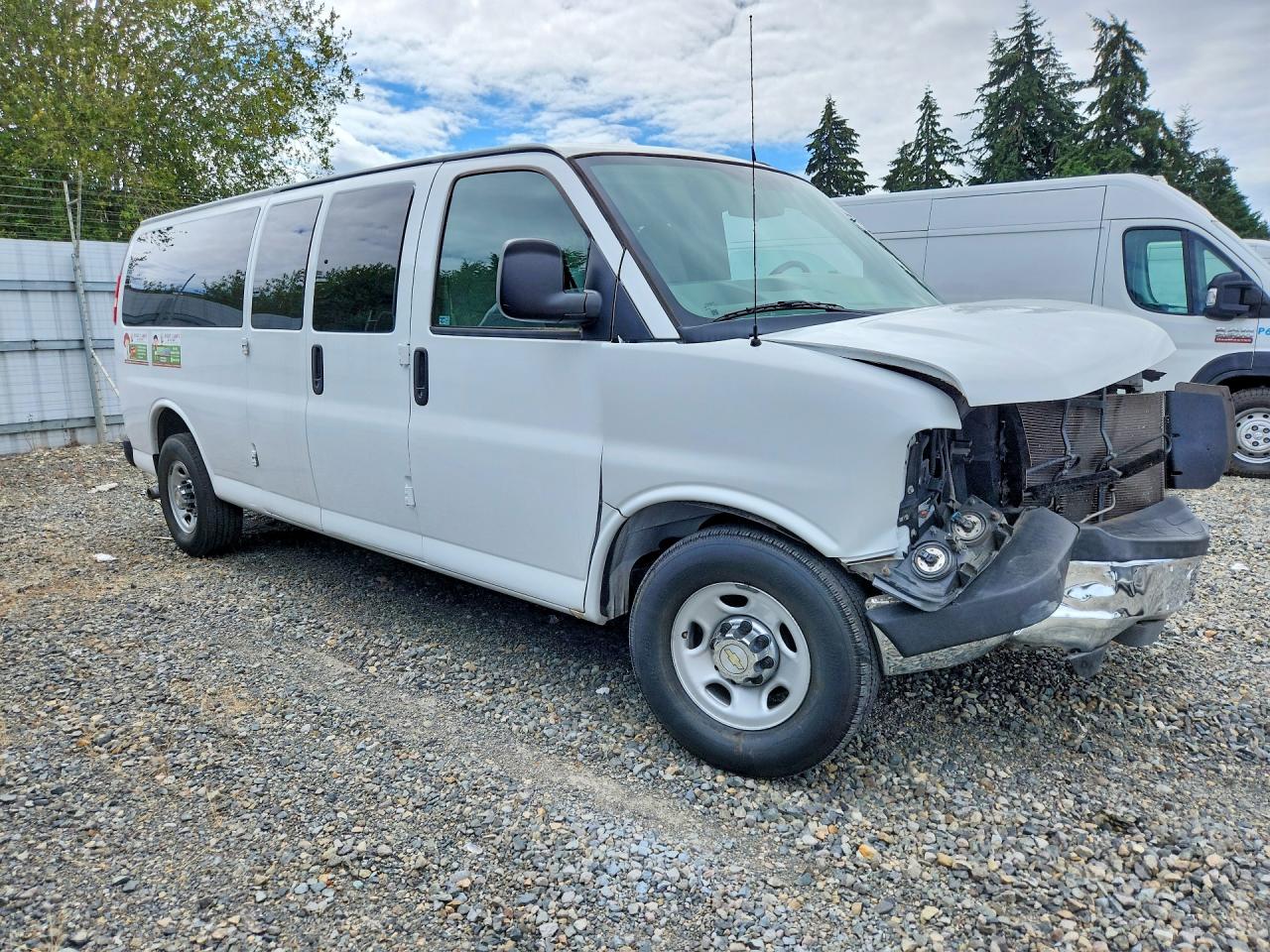 2015 CHEVROLET EXPRESS G3500 LT — снимка 4