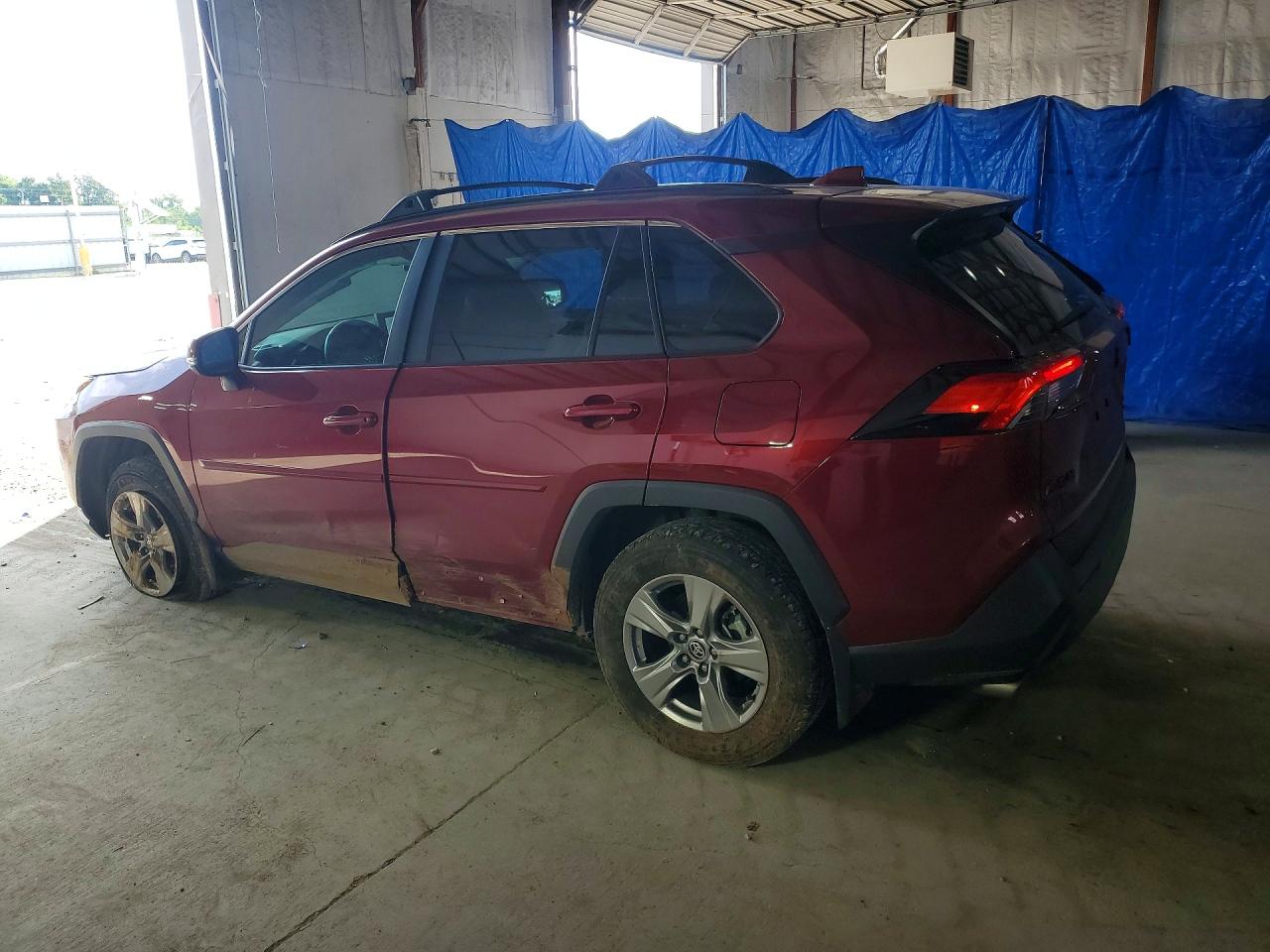 2023 TOYOTA RAV4 XLE — снимка 2