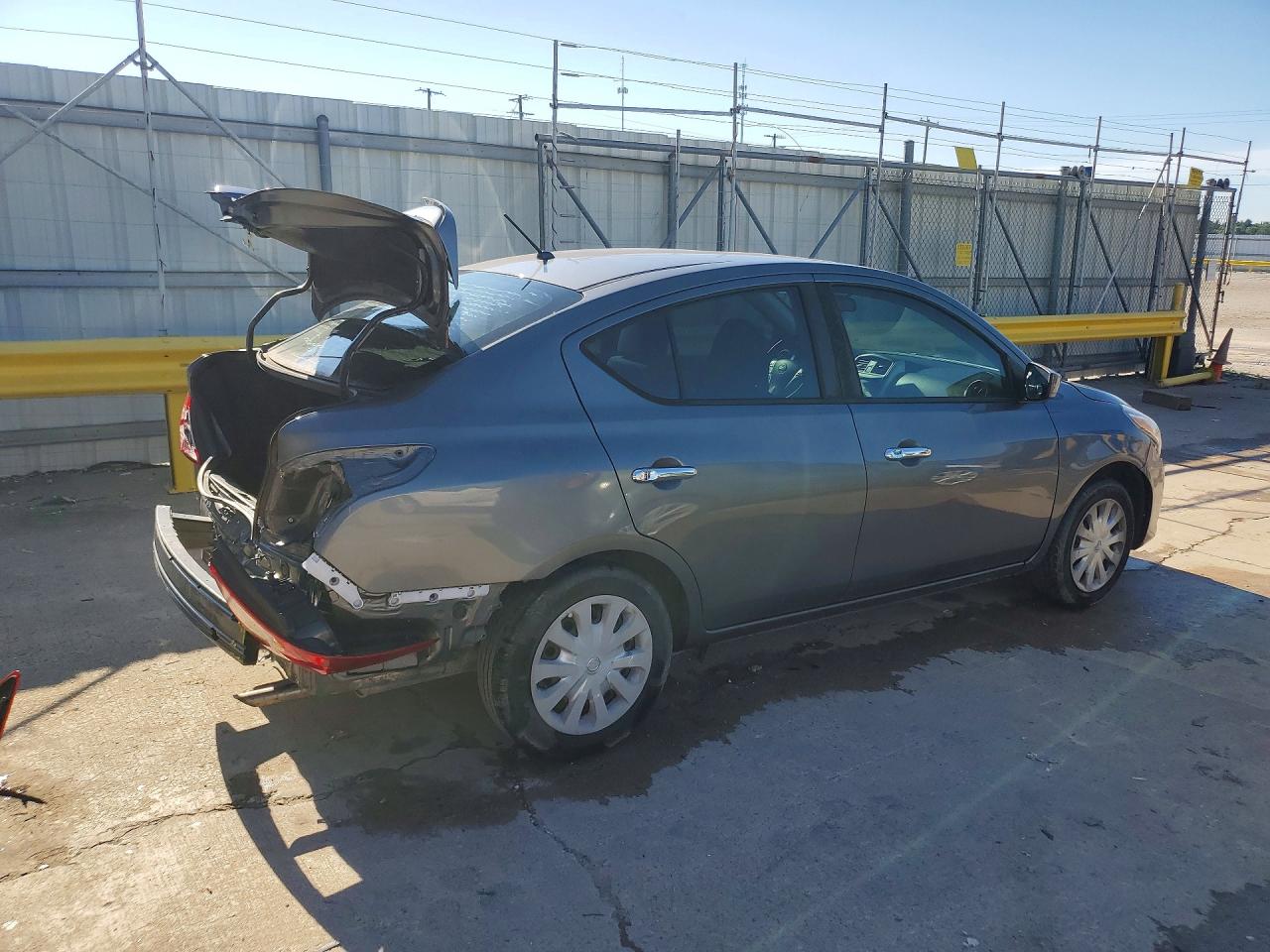2019 NISSAN VERSA SV — снимка 3