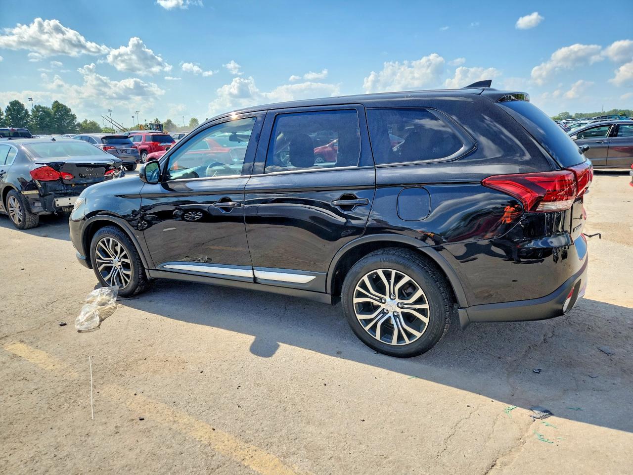 2017 MITSUBISHI OUTLANDER ES — снимка 2