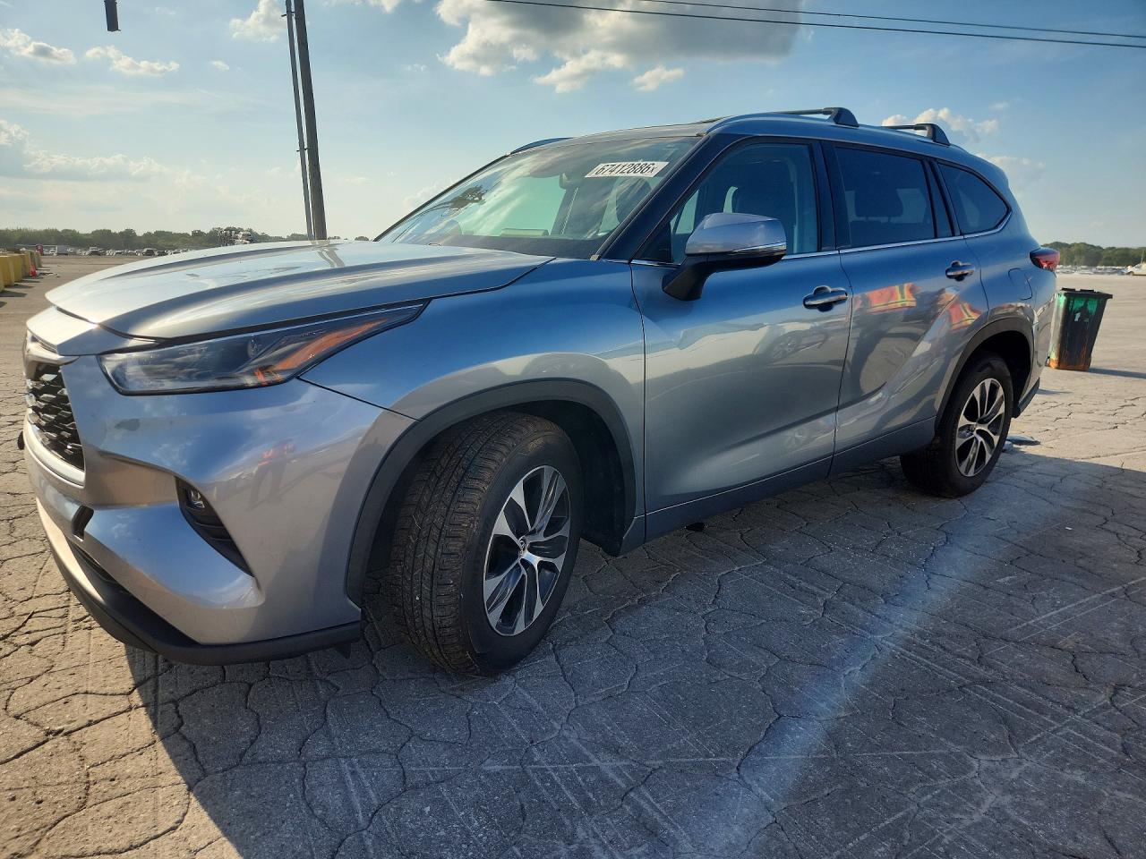 2021 TOYOTA HIGHLANDER XLE