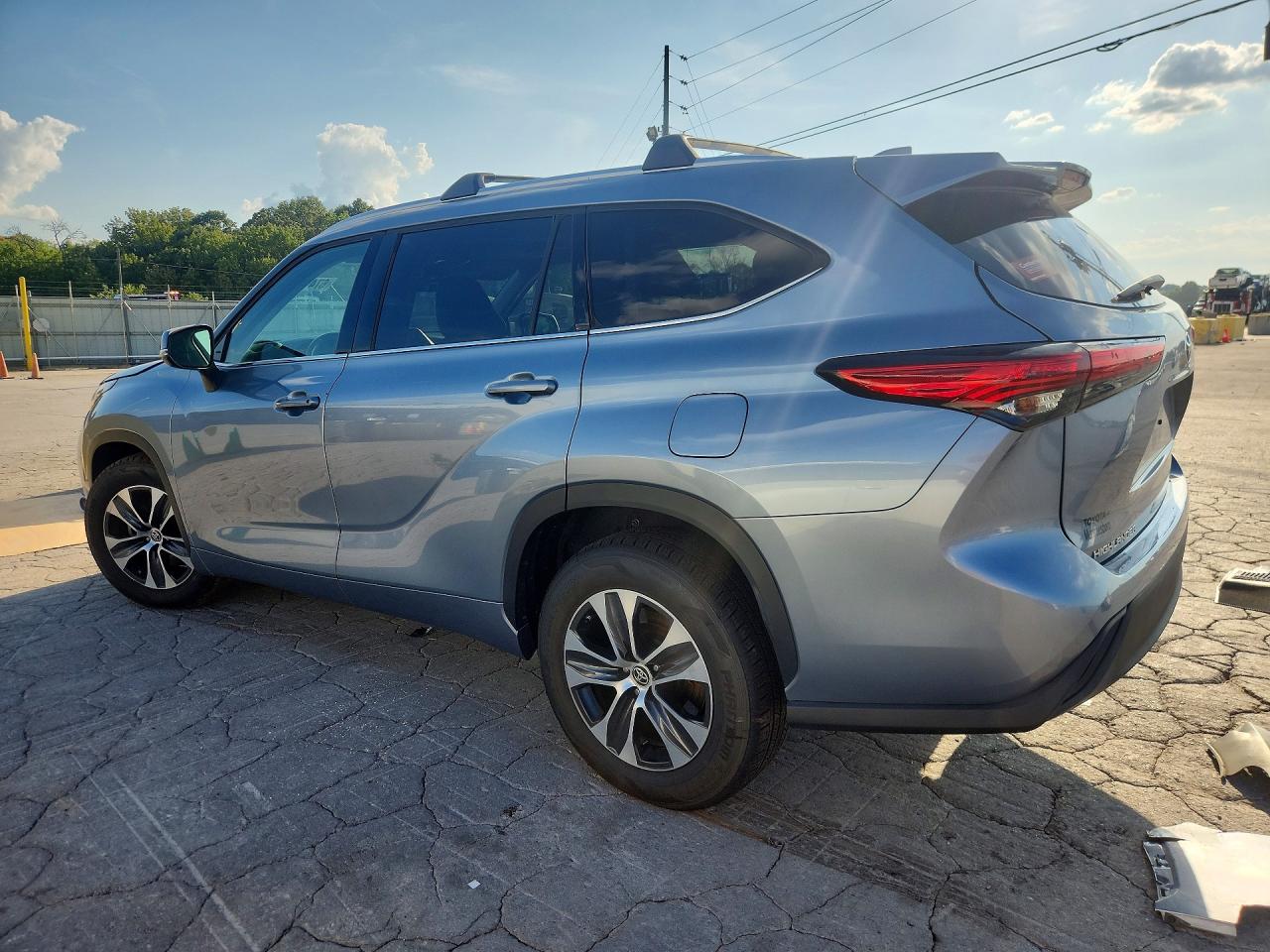 2021 TOYOTA HIGHLANDER XLE — снимка 2