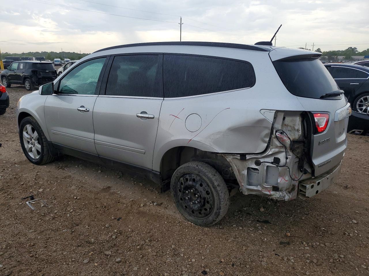2017 CHEVROLET TRAVERSE LT — снимка 2