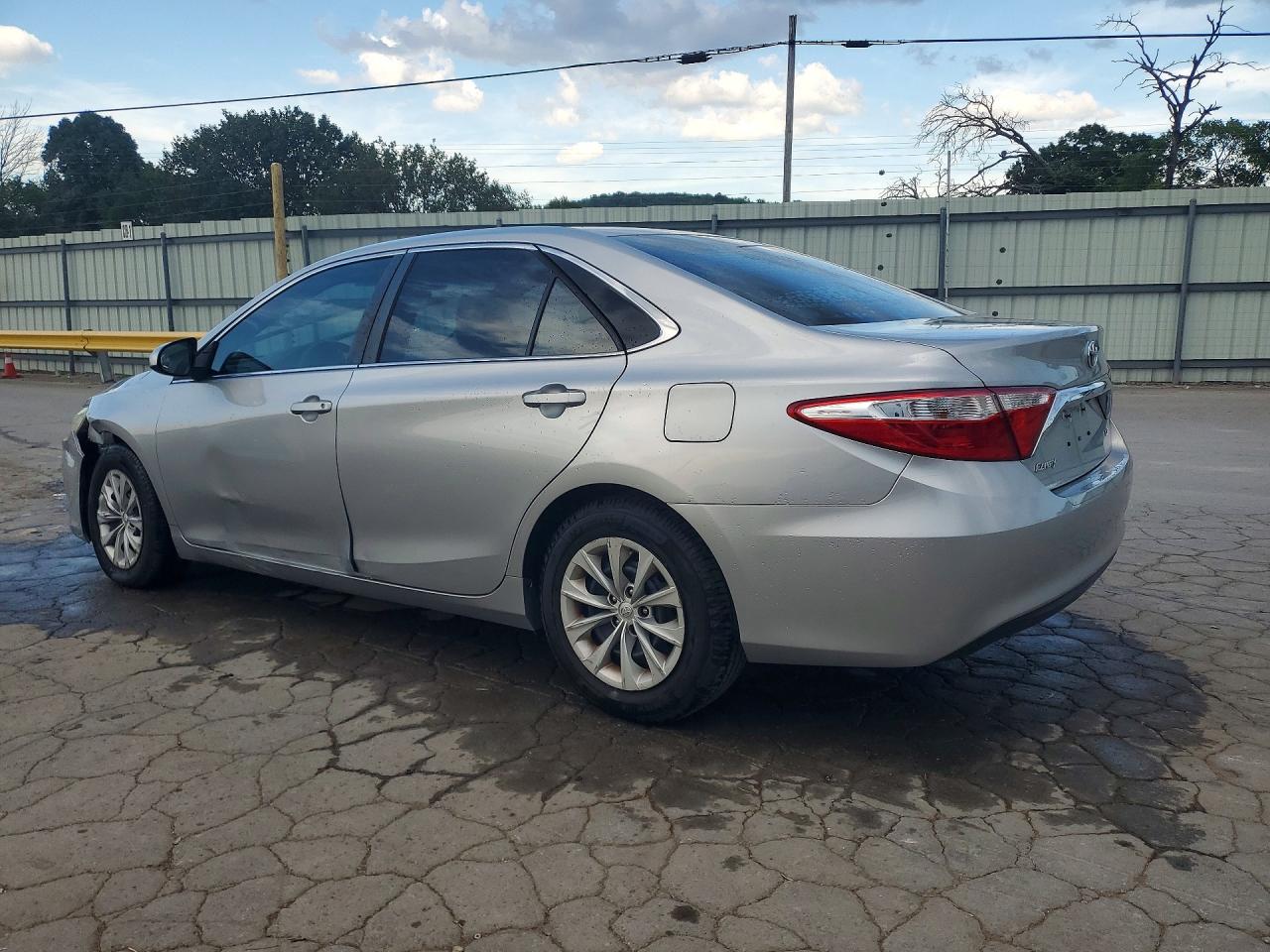 2016 TOYOTA CAMRY LE — снимка 2