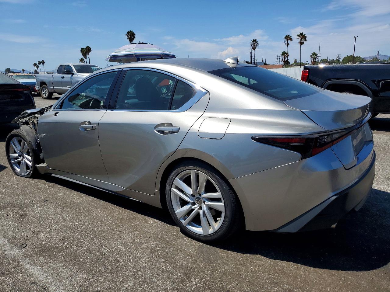 2021 LEXUS IS 300 — снимка 2