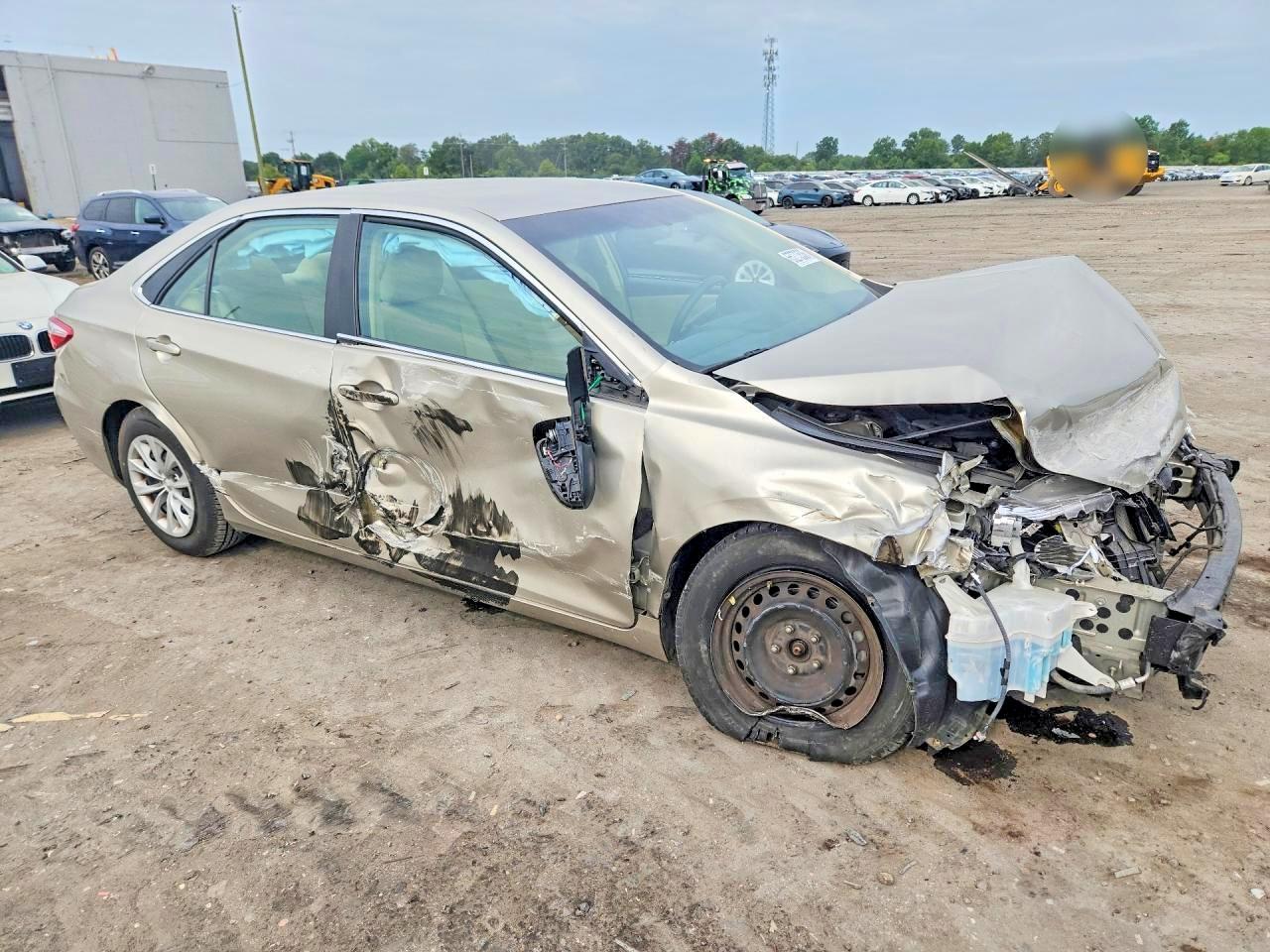 2016 TOYOTA CAMRY LE — снимка 4