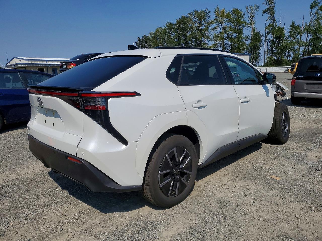 2026 TOYOTA BZ XLE PLUS — снимка 3