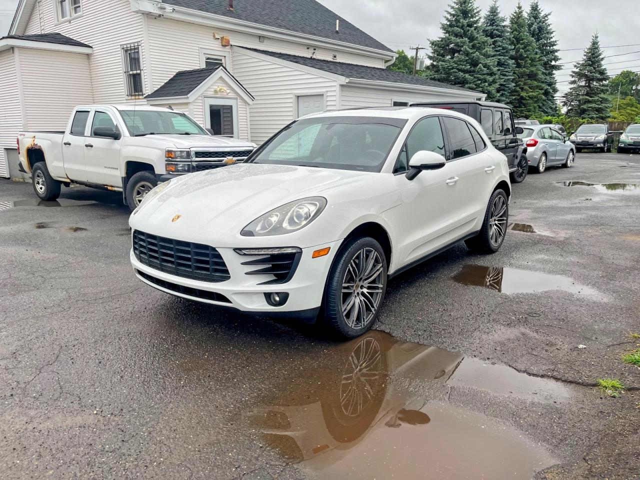 2015 PORSCHE MACAN S