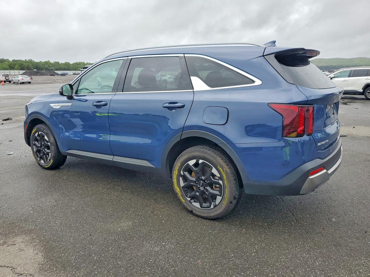 2024 KIA SORENTO S — снимка 2