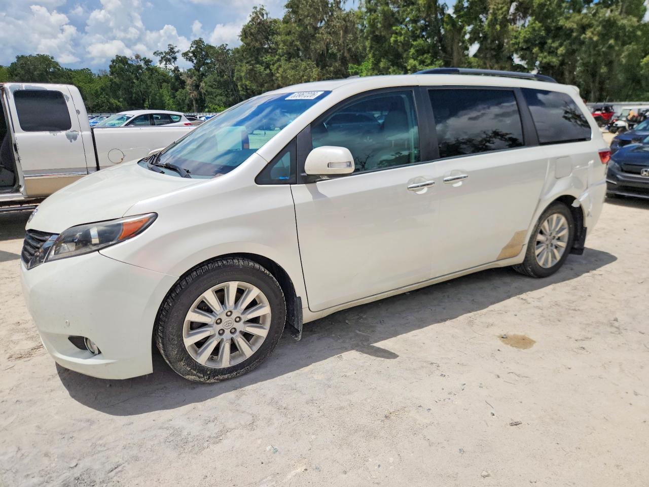2015 TOYOTA SIENNA XLE 7-PASSENGER