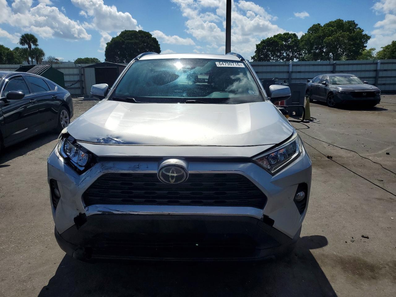 2020 TOYOTA RAV4 XLE — снимка 5
