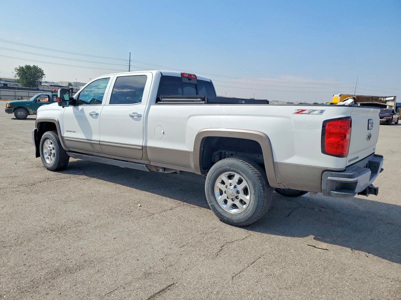 2015 CHEVROLET SILVERADO K3500 LTZ — снимка 2