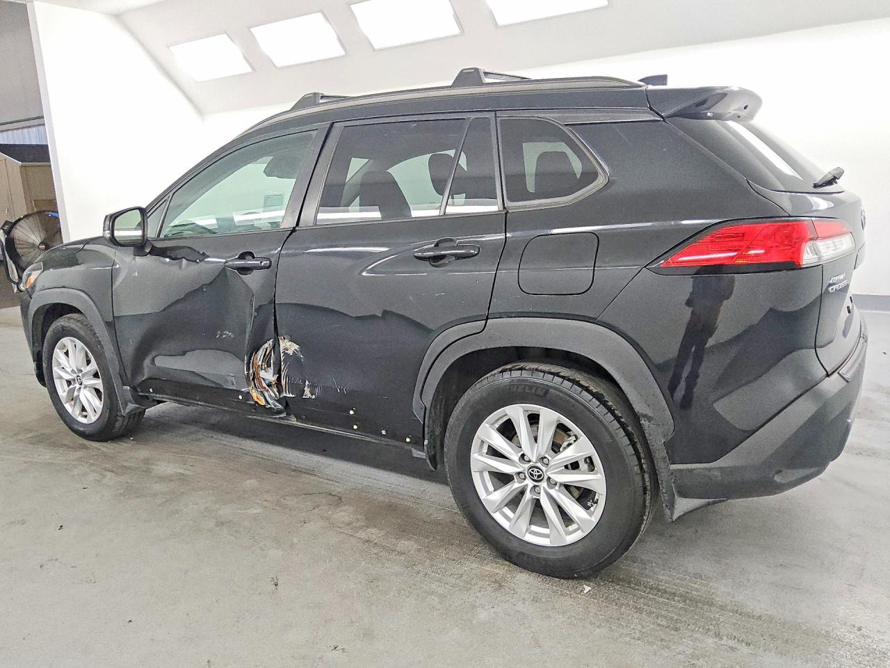 2023 TOYOTA COROLLA CROSS LE — снимка 2