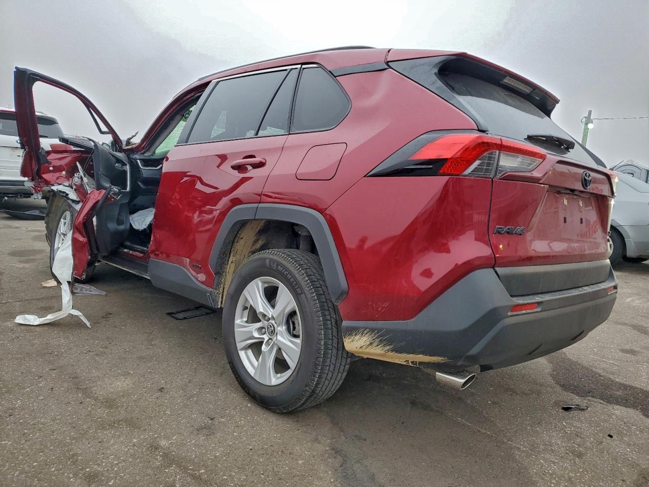 2020 TOYOTA RAV4 XLE — снимка 2