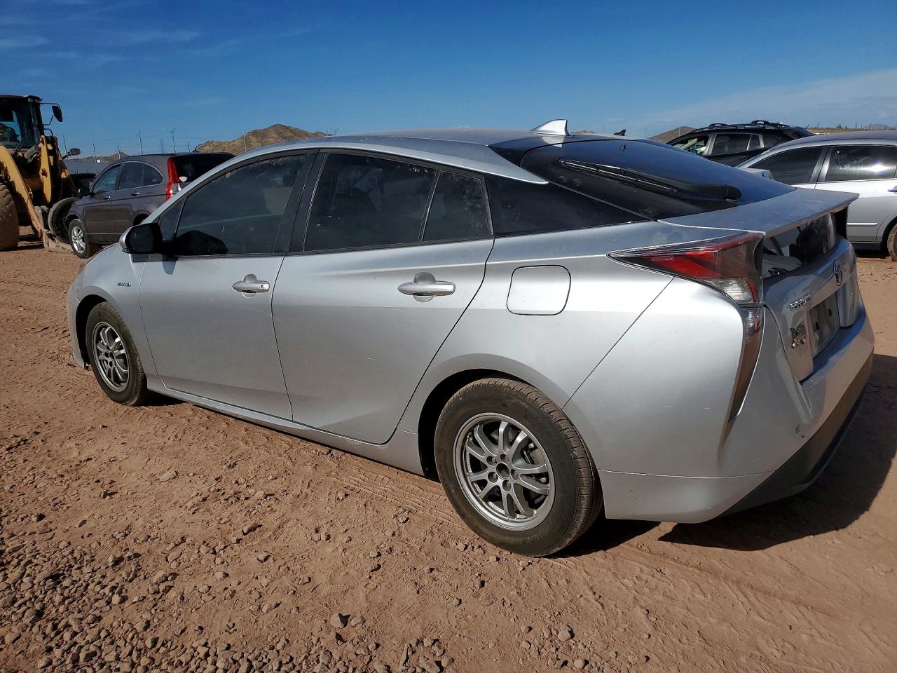 2016 TOYOTA PRIUS TWO — снимка 2