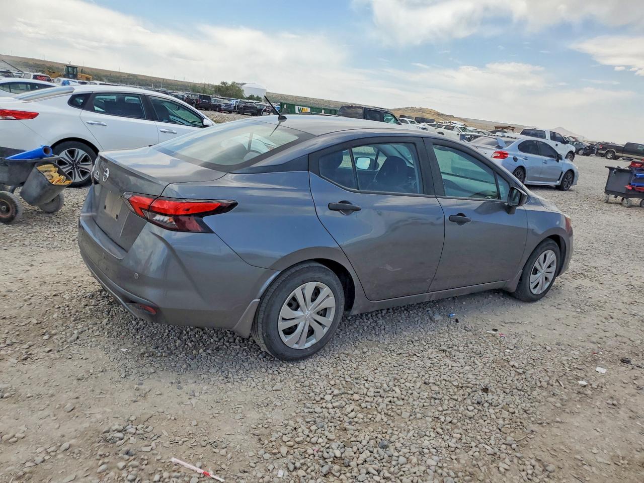 2020 NISSAN VERSA — снимка 3
