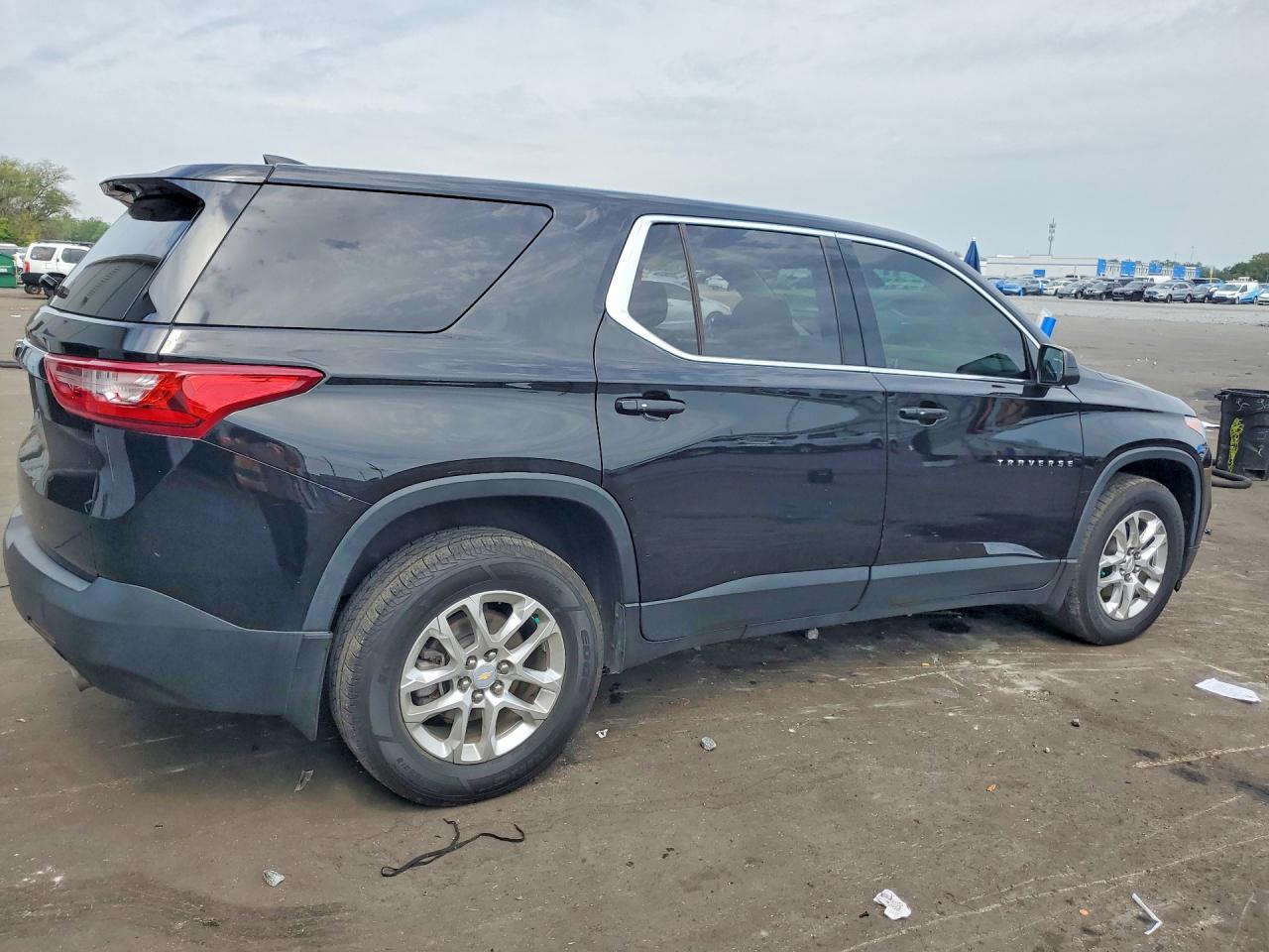 2021 CHEVROLET TRAVERSE LS — снимка 3