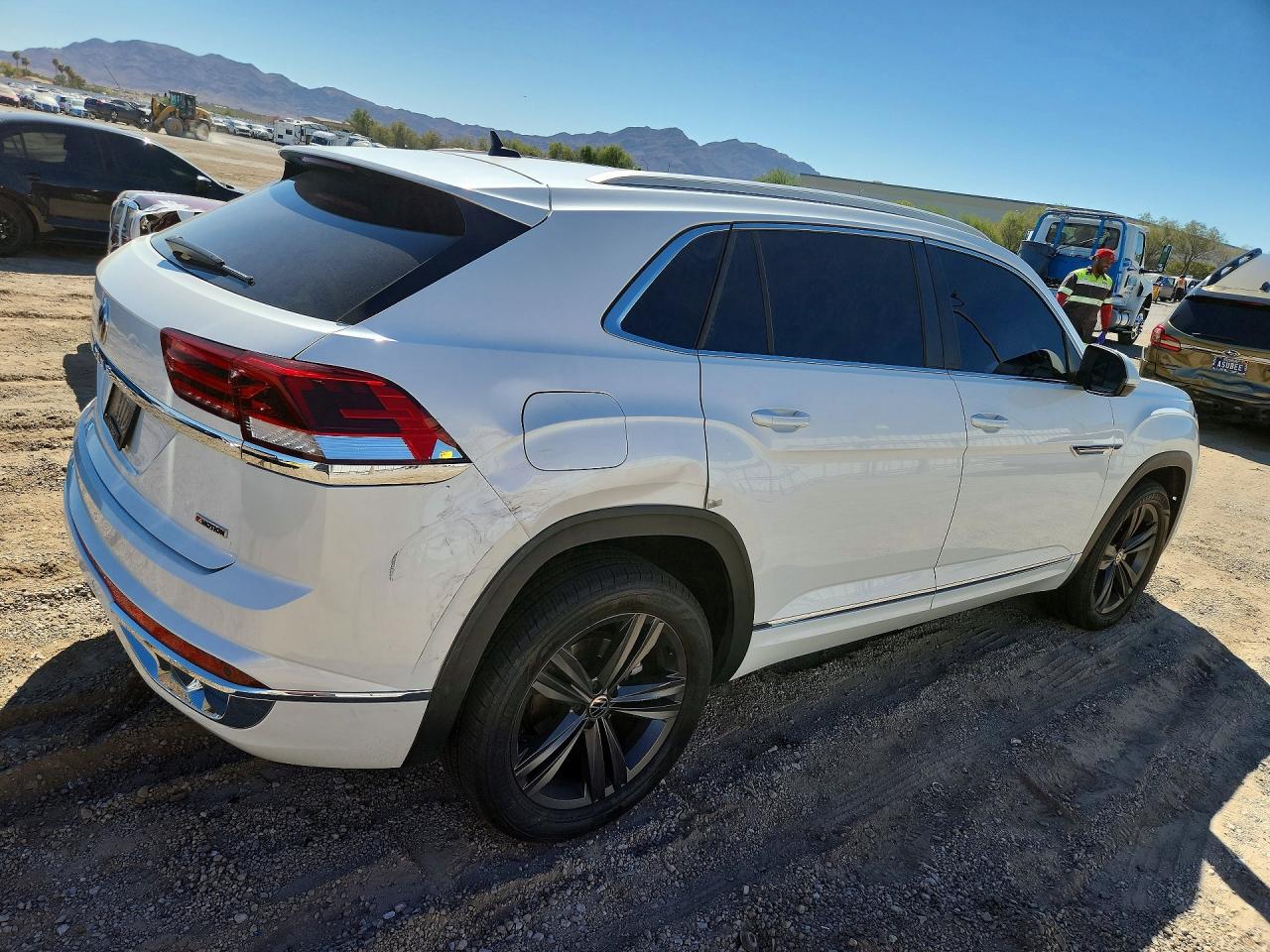 2022 VOLKSWAGEN ATLAS CROSS SPORT SEL R-LINE — снимка 3