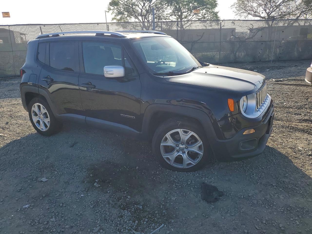 2017 JEEP RENEGADE LIMITED — снимка 4