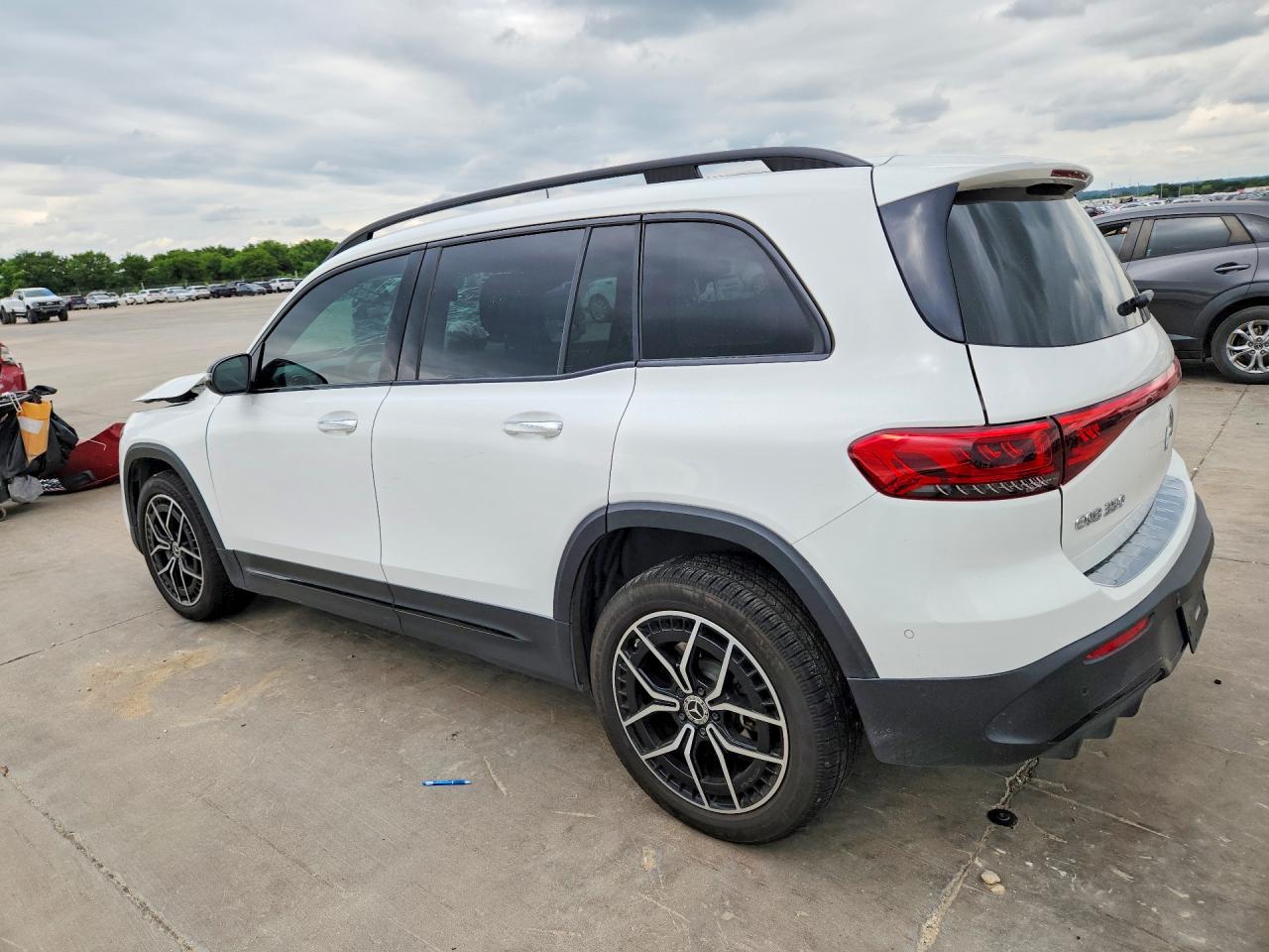 2023 MERCEDES-BENZ EQB 350 4MATIC — снимка 2
