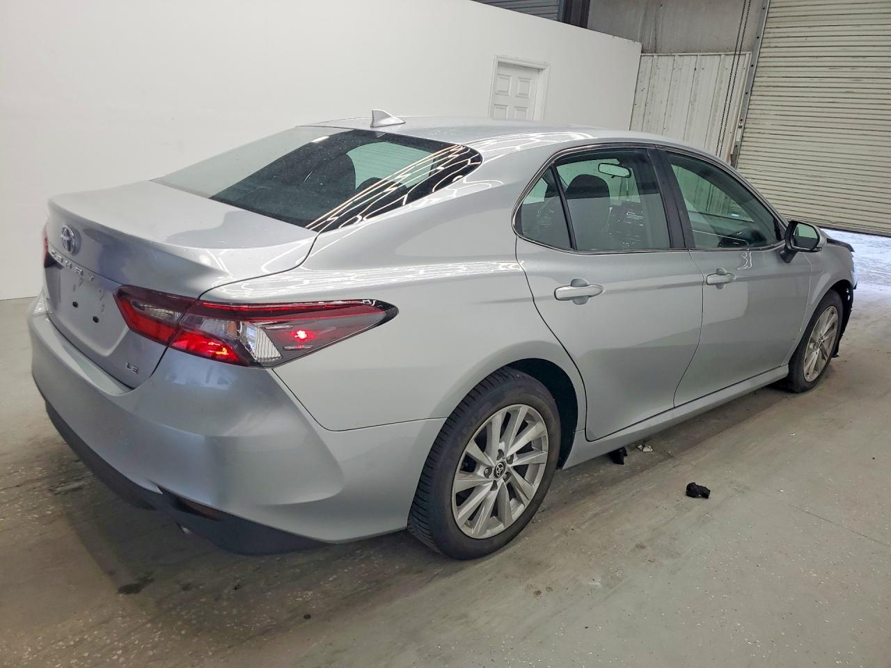 2022 TOYOTA CAMRY LE — снимка 3