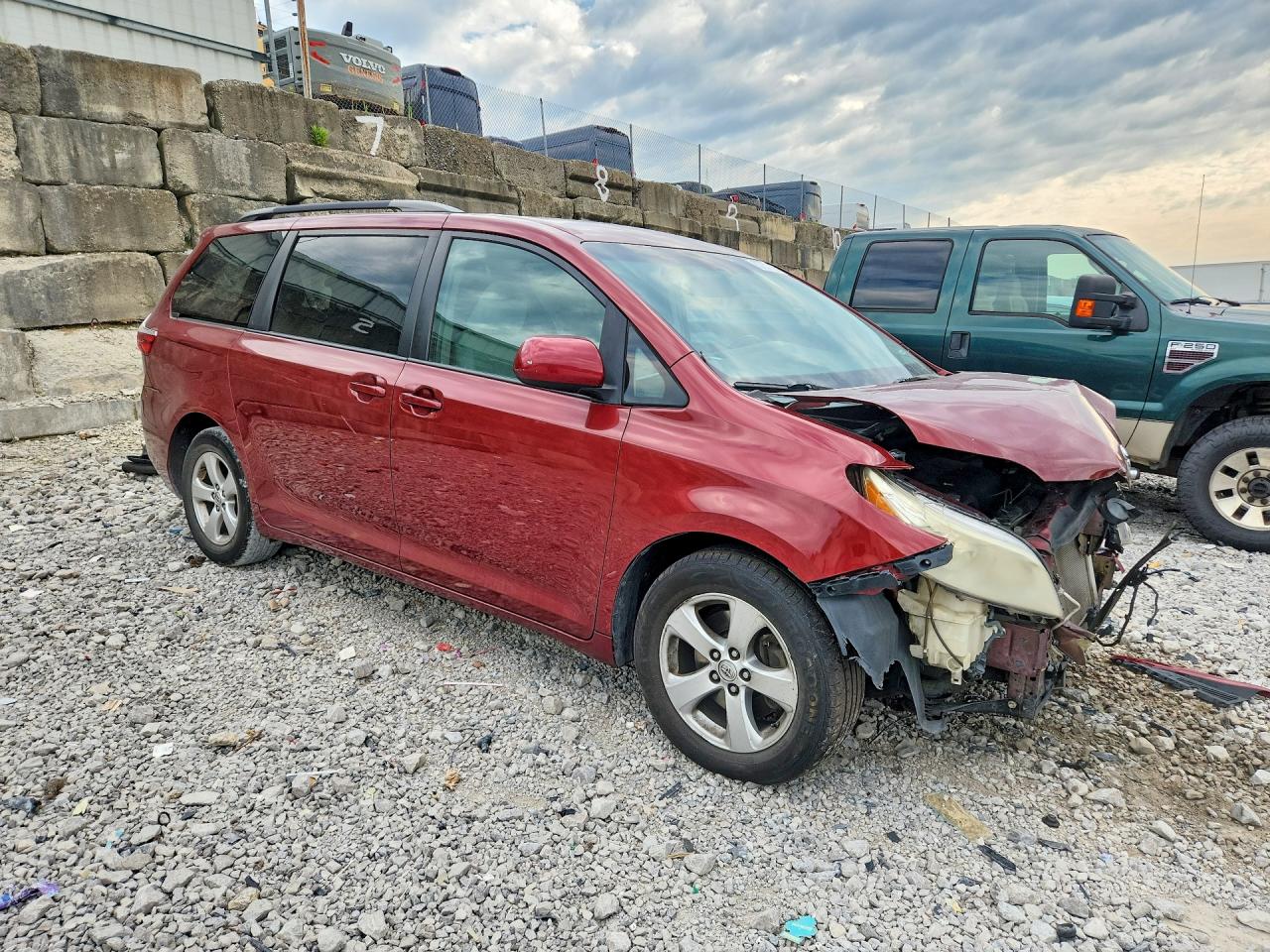 2015 TOYOTA SIENNA LE — снимка 4