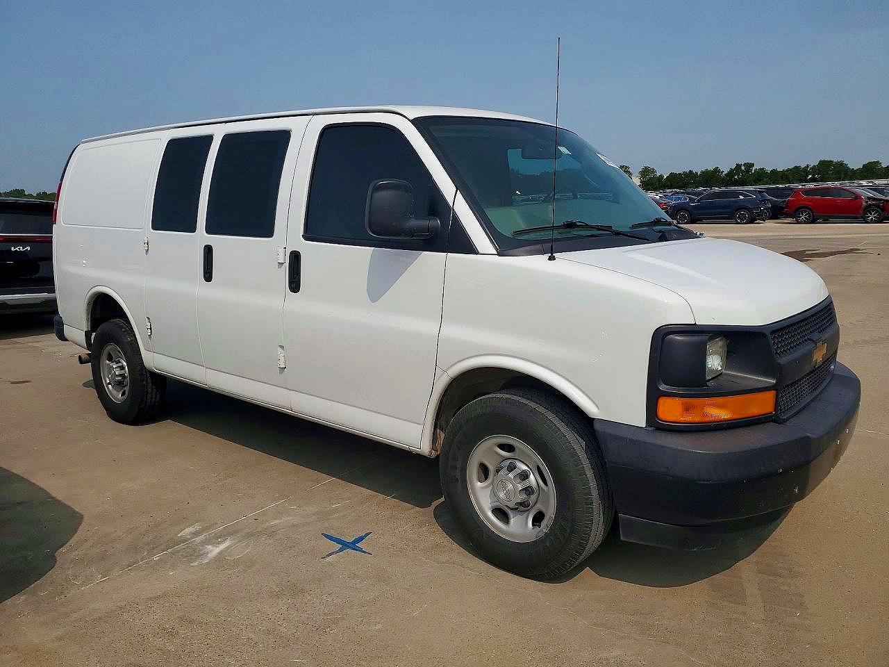2017 CHEVROLET EXPRESS G2500 — снимка 4