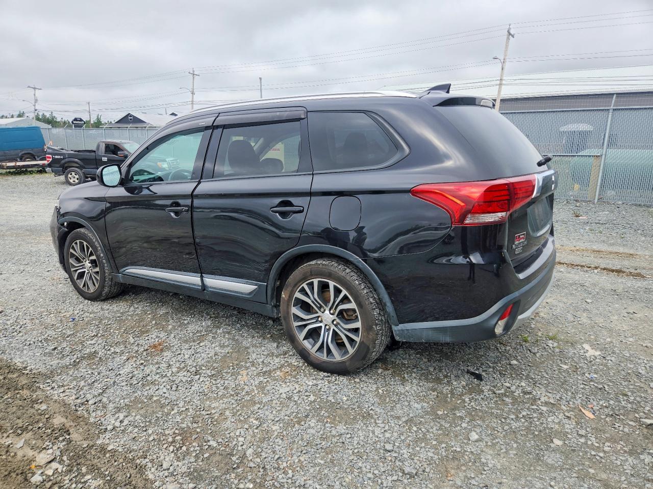 2017 MITSUBISHI OUTLANDER ES — снимка 2