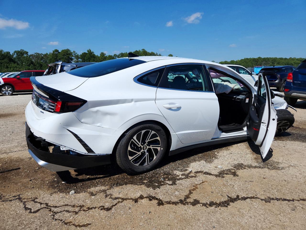 2026 HYUNDAI SONATA HYBRID BLUE — photo 3