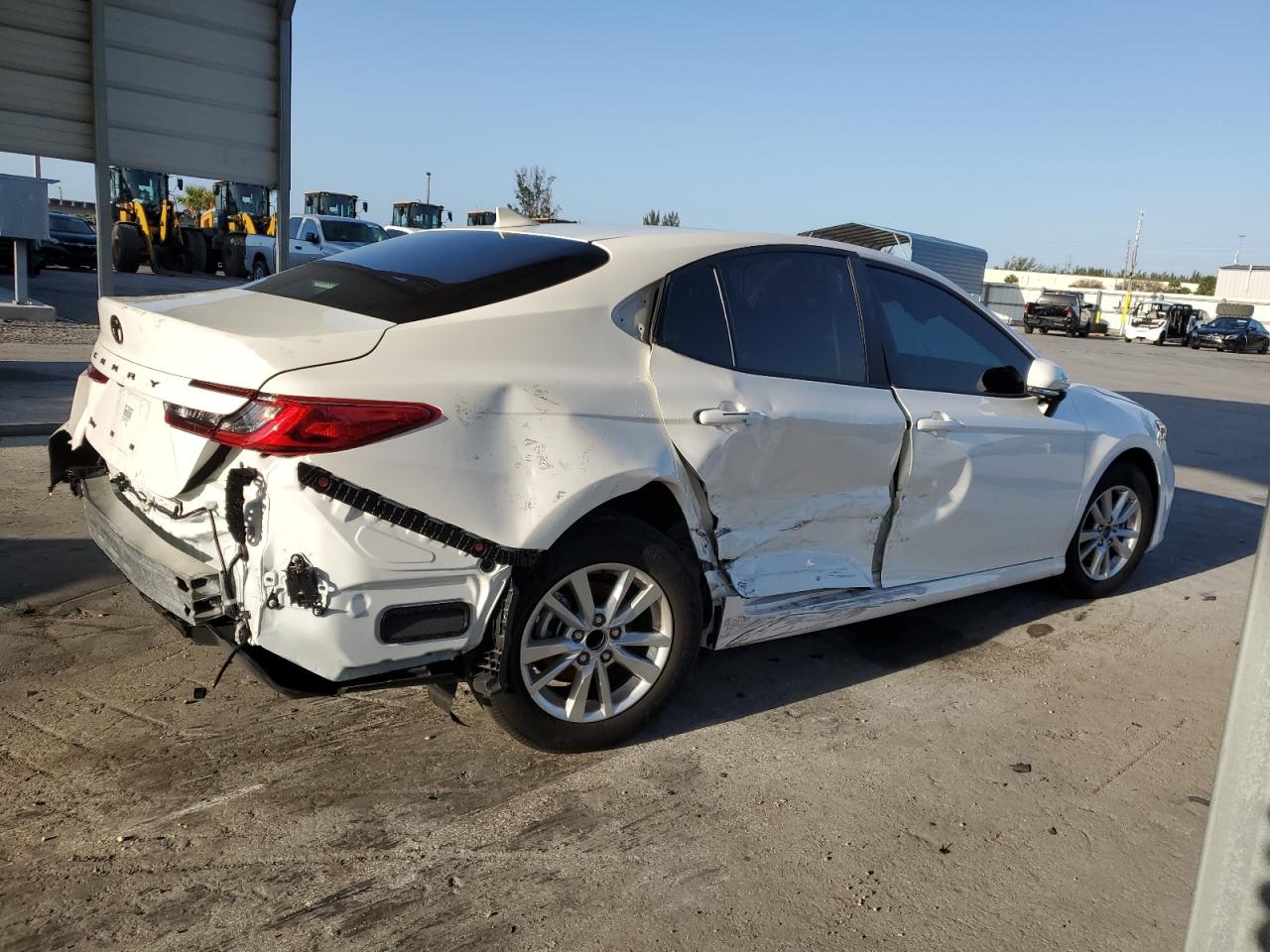 2025 TOYOTA CAMRY XSE — снимка 3