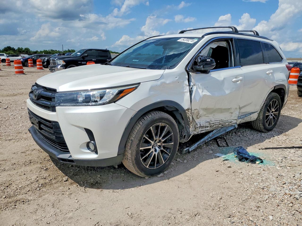 2018 TOYOTA HIGHLANDER SE