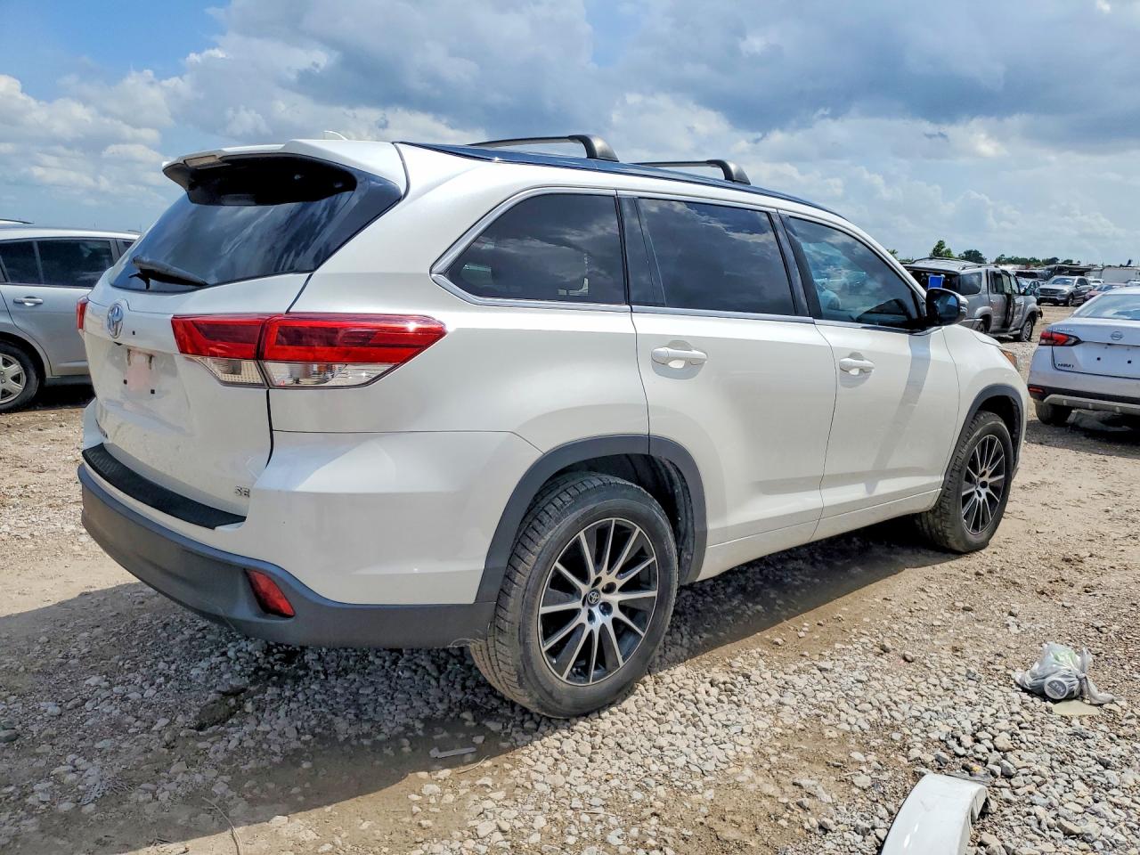 2018 TOYOTA HIGHLANDER SE — снимка 3