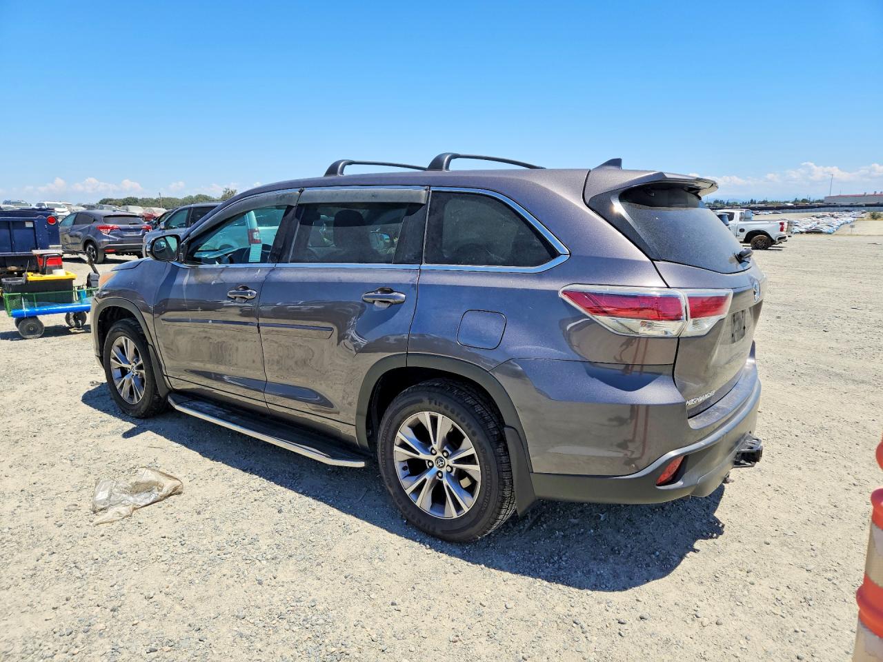 2016 TOYOTA HIGHLANDER LE PLUS — снимка 2