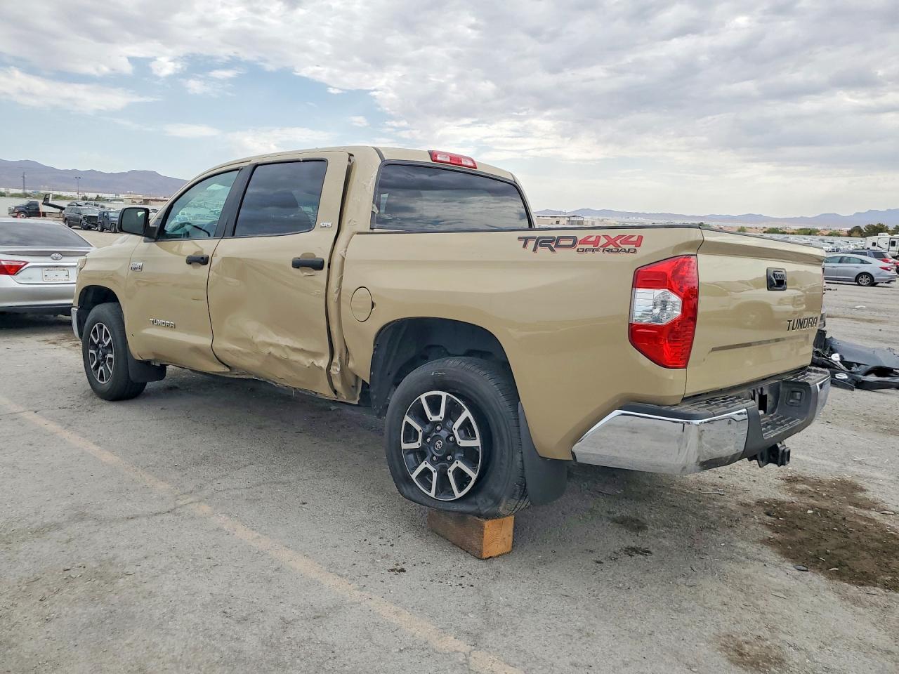 2019 TOYOTA TUNDRA SR5 — снимка 2