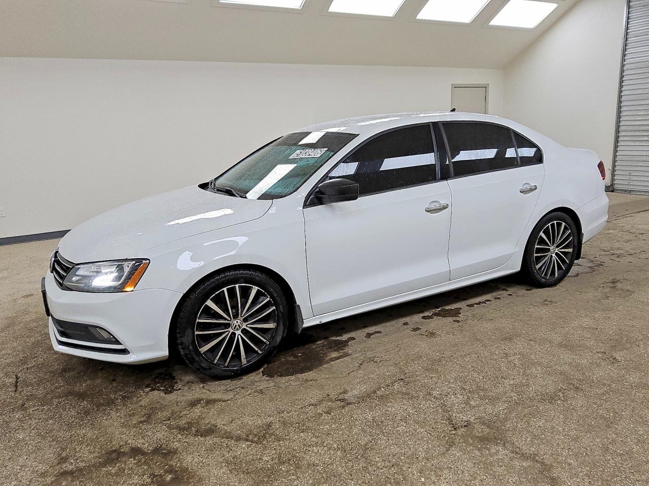 2016 VOLKSWAGEN JETTA SPORT