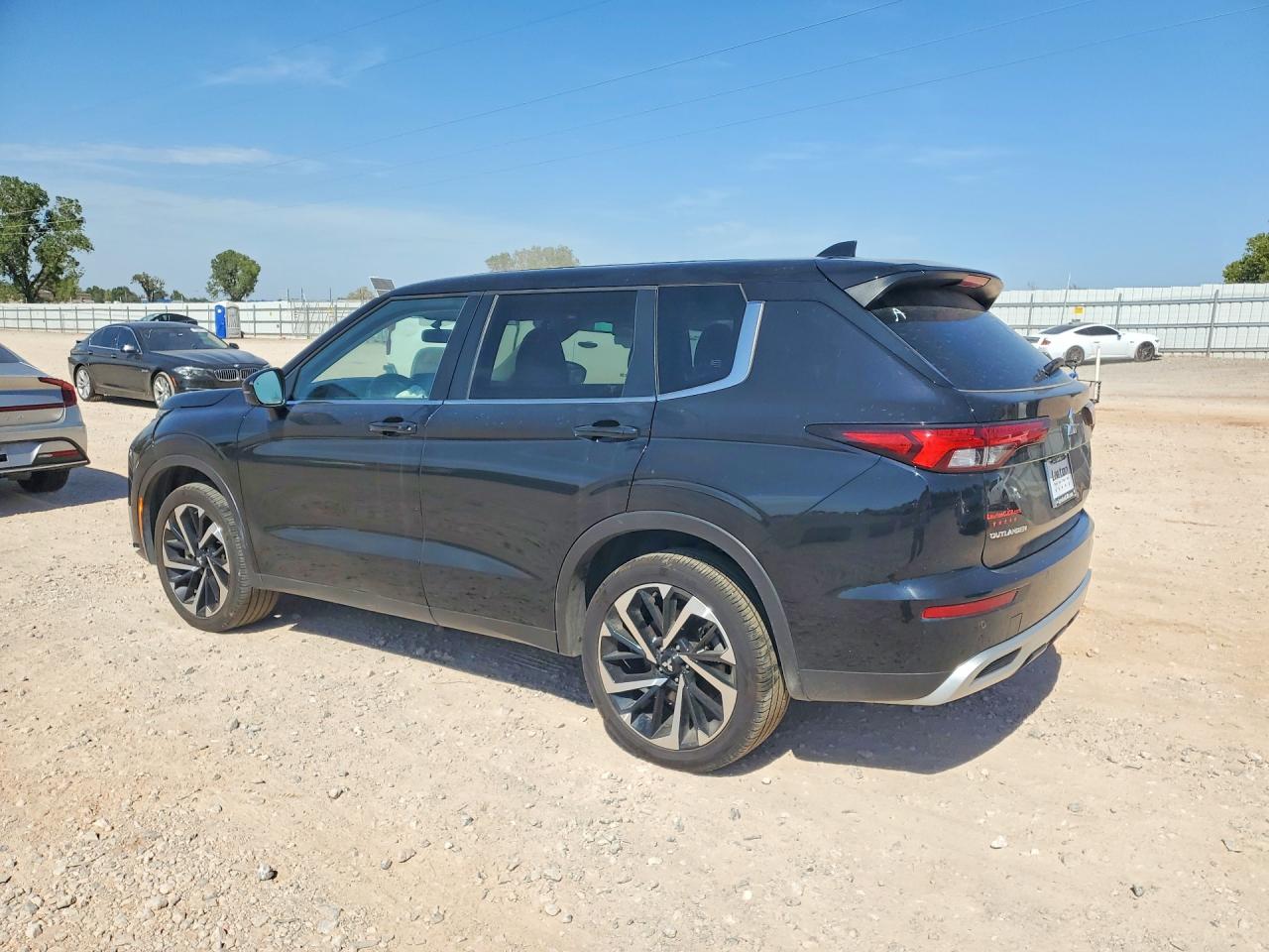 2024 MITSUBISHI OUTLANDER SE — снимка 2