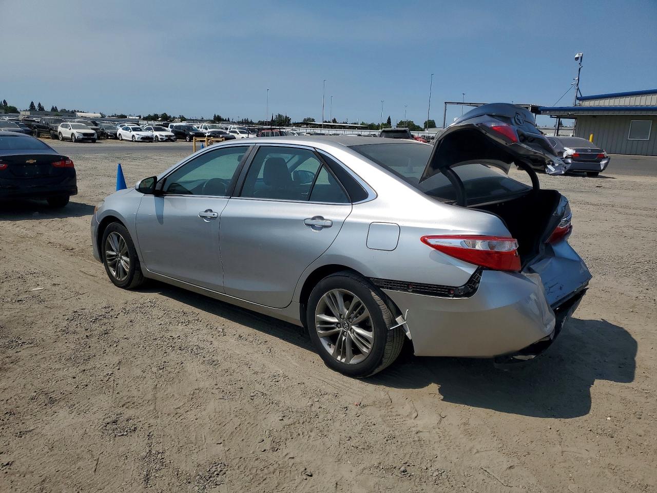2017 TOYOTA CAMRY SE — снимка 2