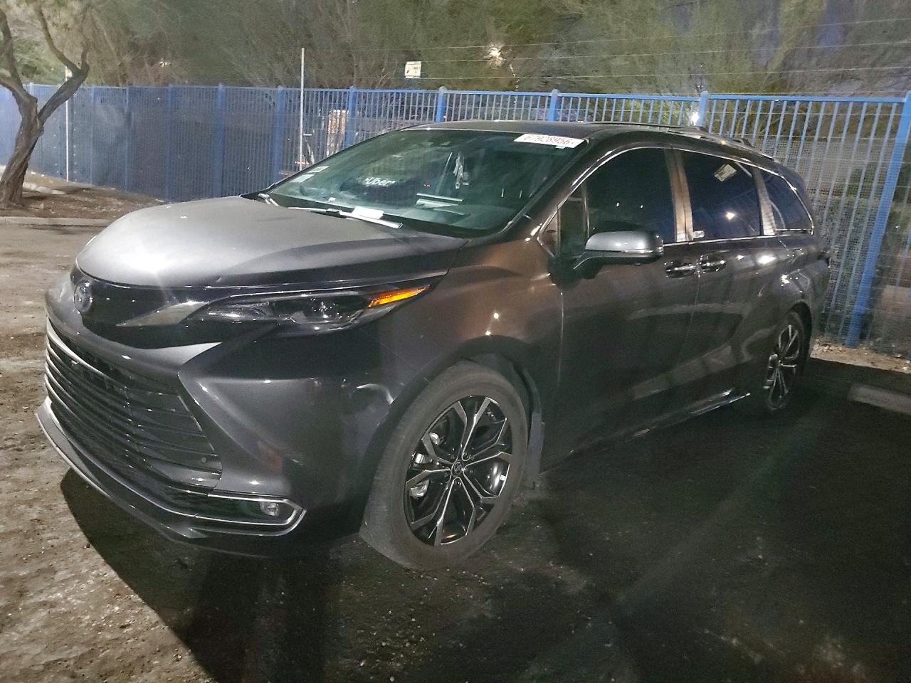 2025 TOYOTA SIENNA PLATINUM 7-PASSENGER