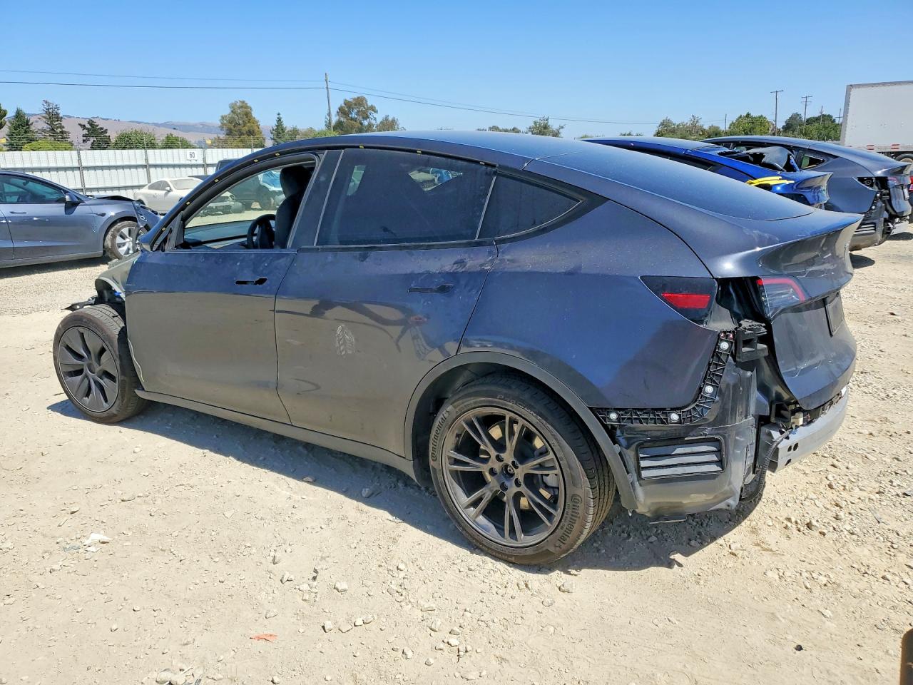 2025 TESLA MODEL Y — снимка 2