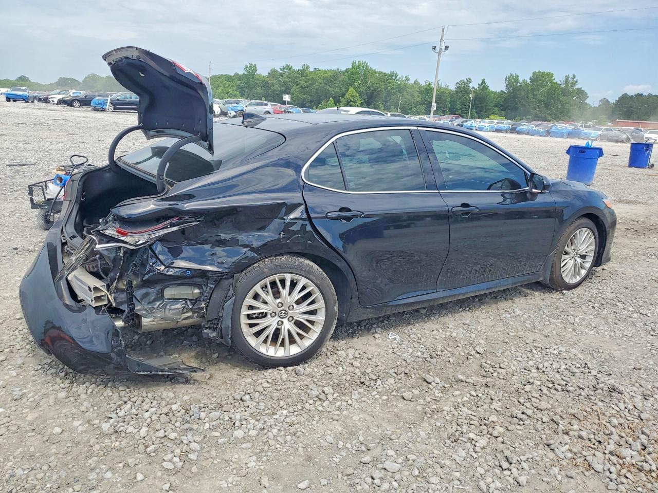 2019 TOYOTA CAMRY XLE — снимка 3