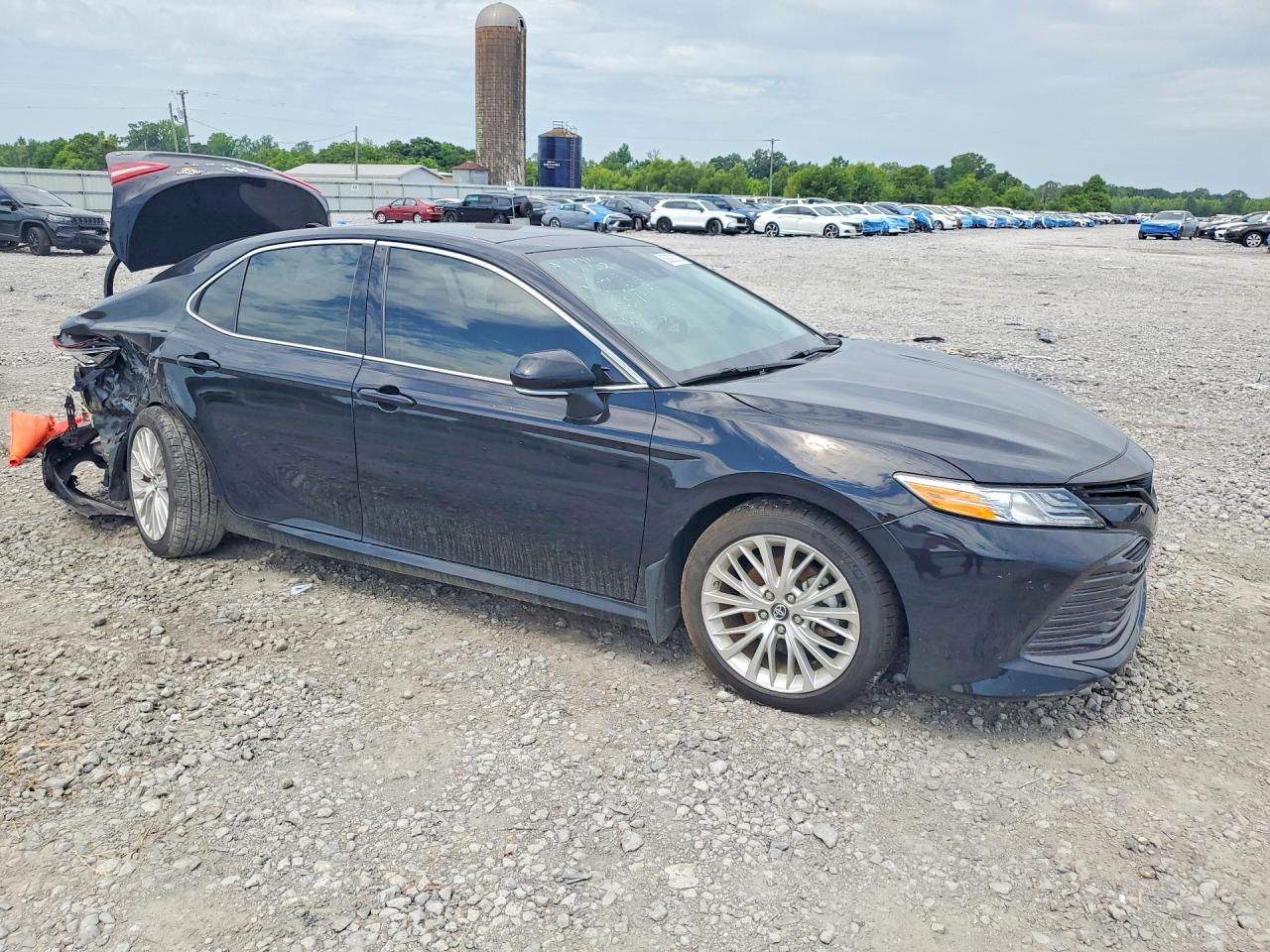 2019 TOYOTA CAMRY XLE — снимка 4
