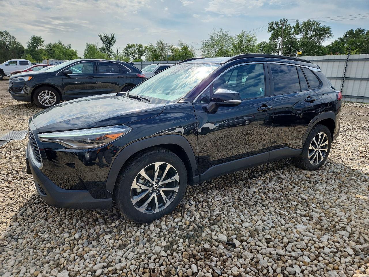 2022 TOYOTA COROLLA CROSS XLE
