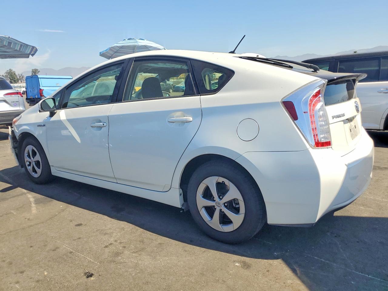 2015 TOYOTA PRIUS TWO — снимка 2