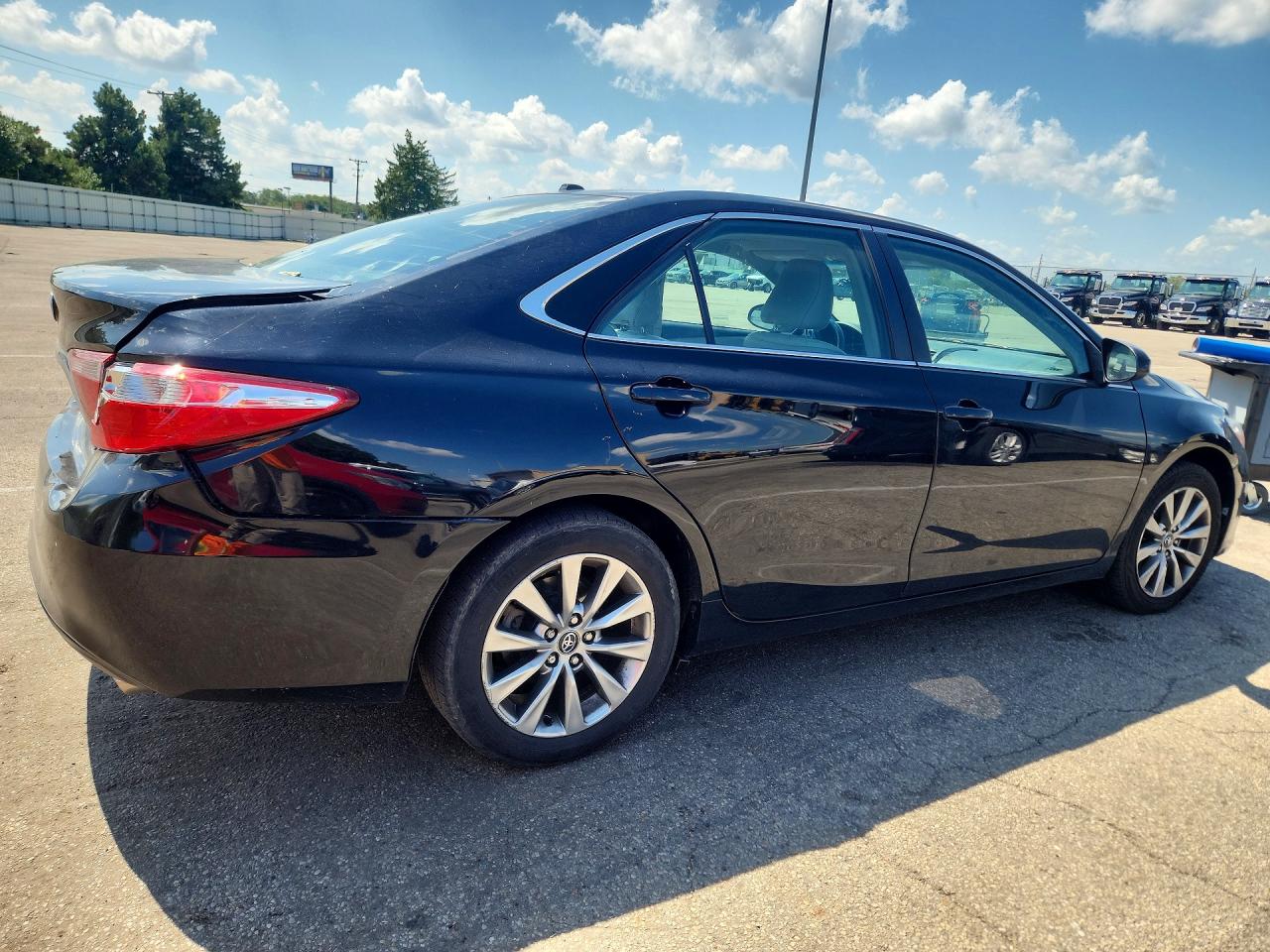 2017 TOYOTA CAMRY XLE — снимка 3