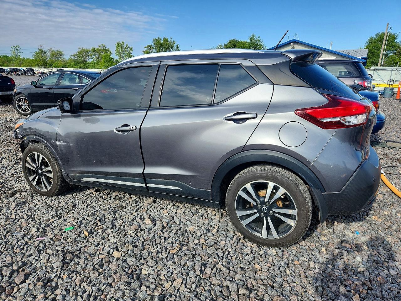 2020 NISSAN KICKS SR — снимка 2