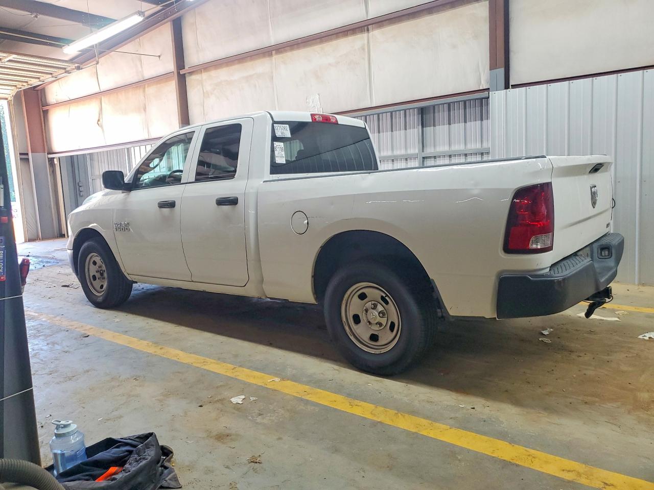 2015 RAM 1500 ST — снимка 2
