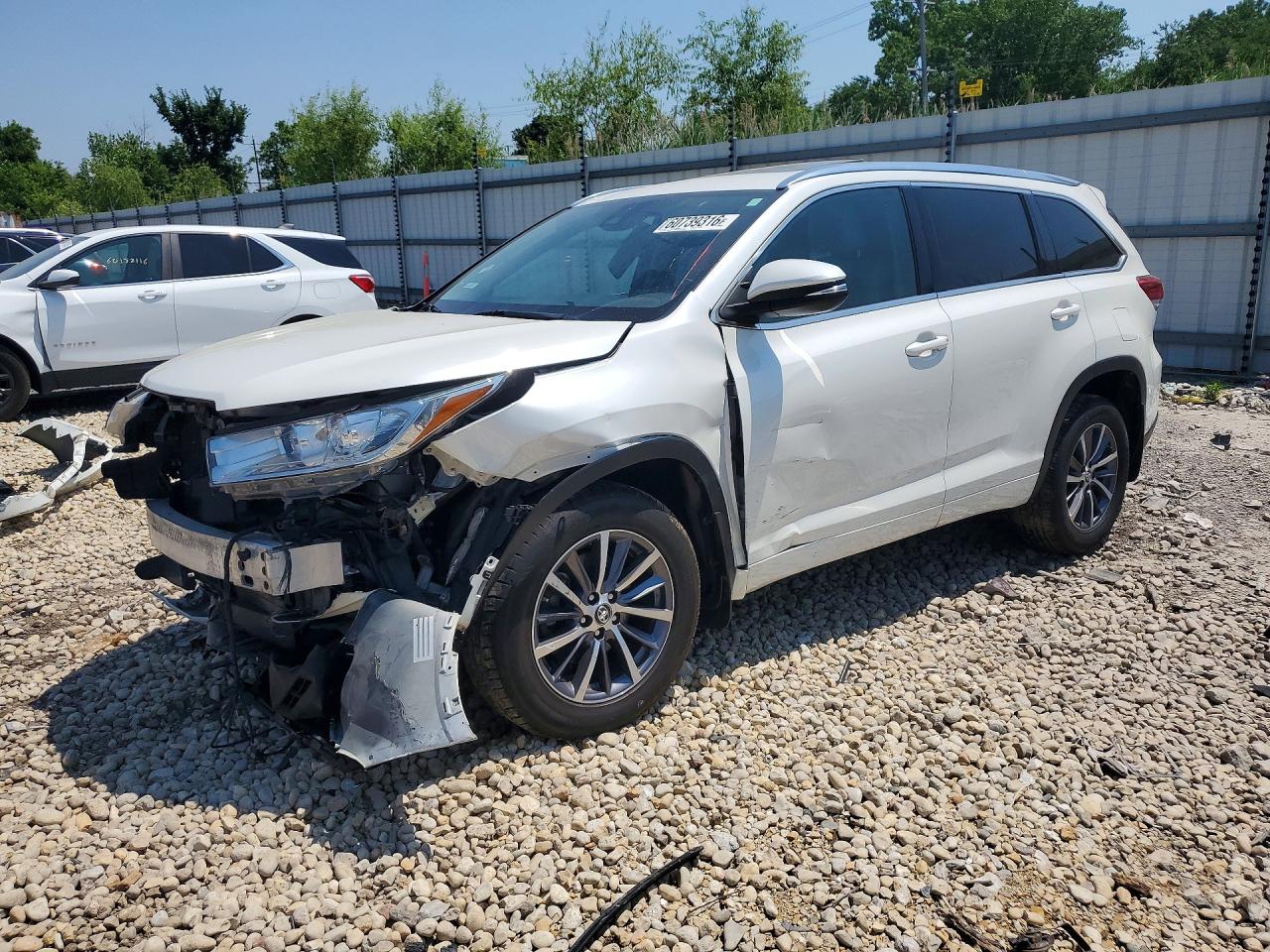 2017 TOYOTA HIGHLANDER XLE