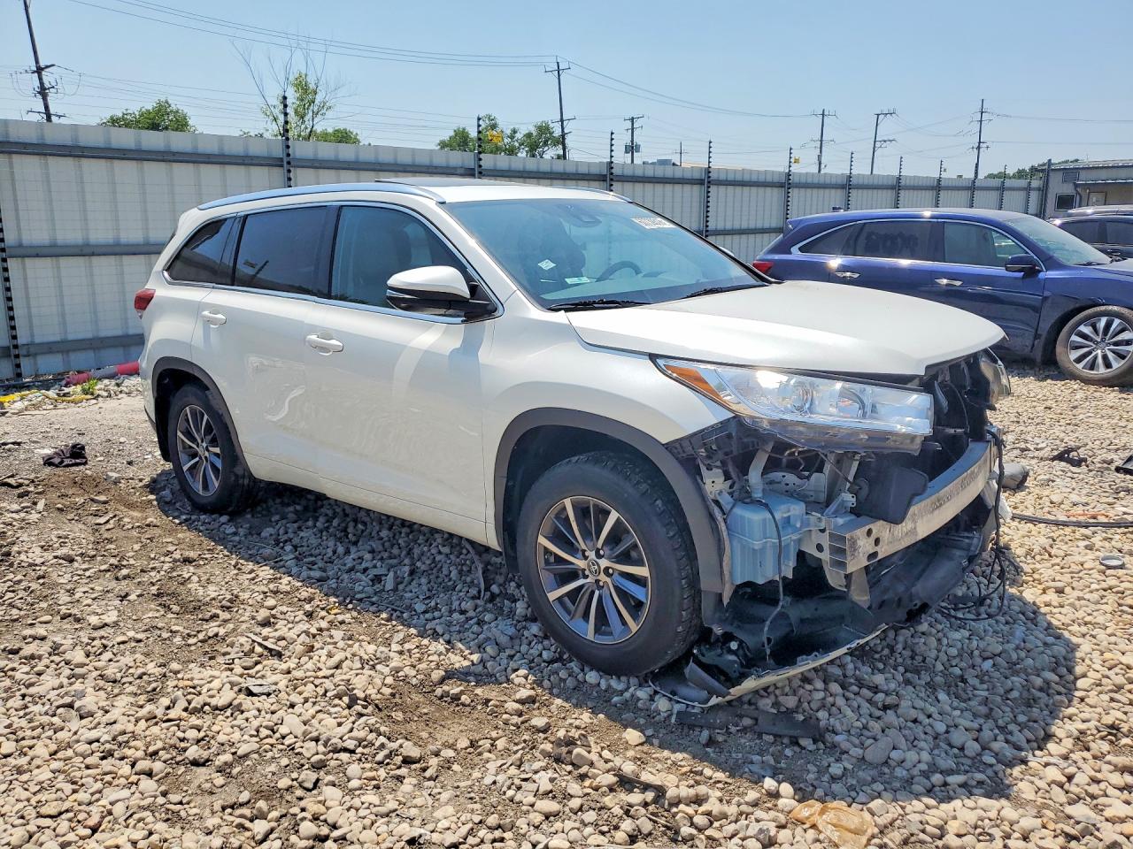 2017 TOYOTA HIGHLANDER XLE — снимка 4