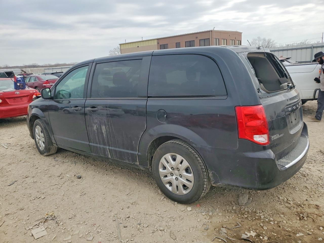 2020 DODGE GRAND CARAVAN SE — снимка 2