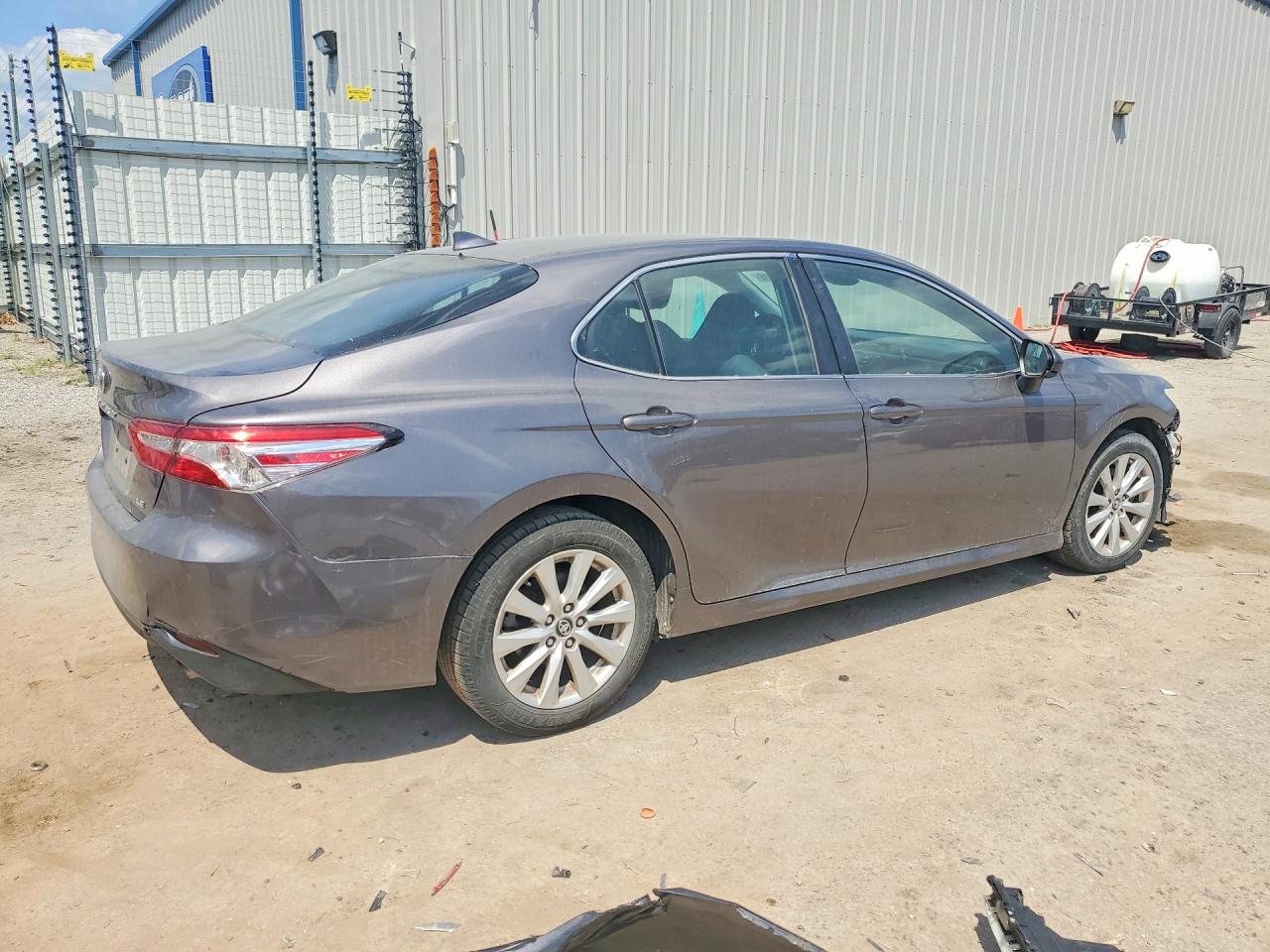 2019 TOYOTA CAMRY LE — снимка 3
